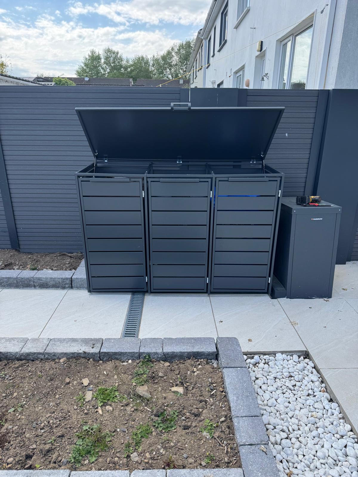 B Series metal wheelie bin store – view 2