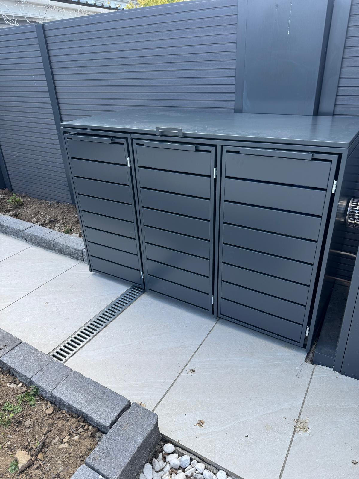 B Series metal wheelie bin store – view 3